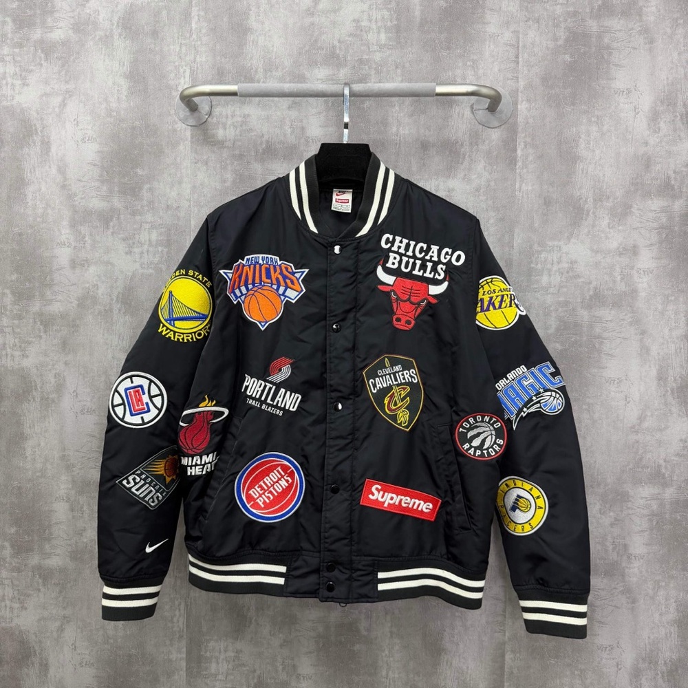 ❌sold❌🚩steal authentic Supreme Black Bomber Jacket with Team Logos
